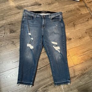 Torrid Premium Sky High Skinny Crop Jeans Sz 20 Raw Hem Medium Wash Distressed